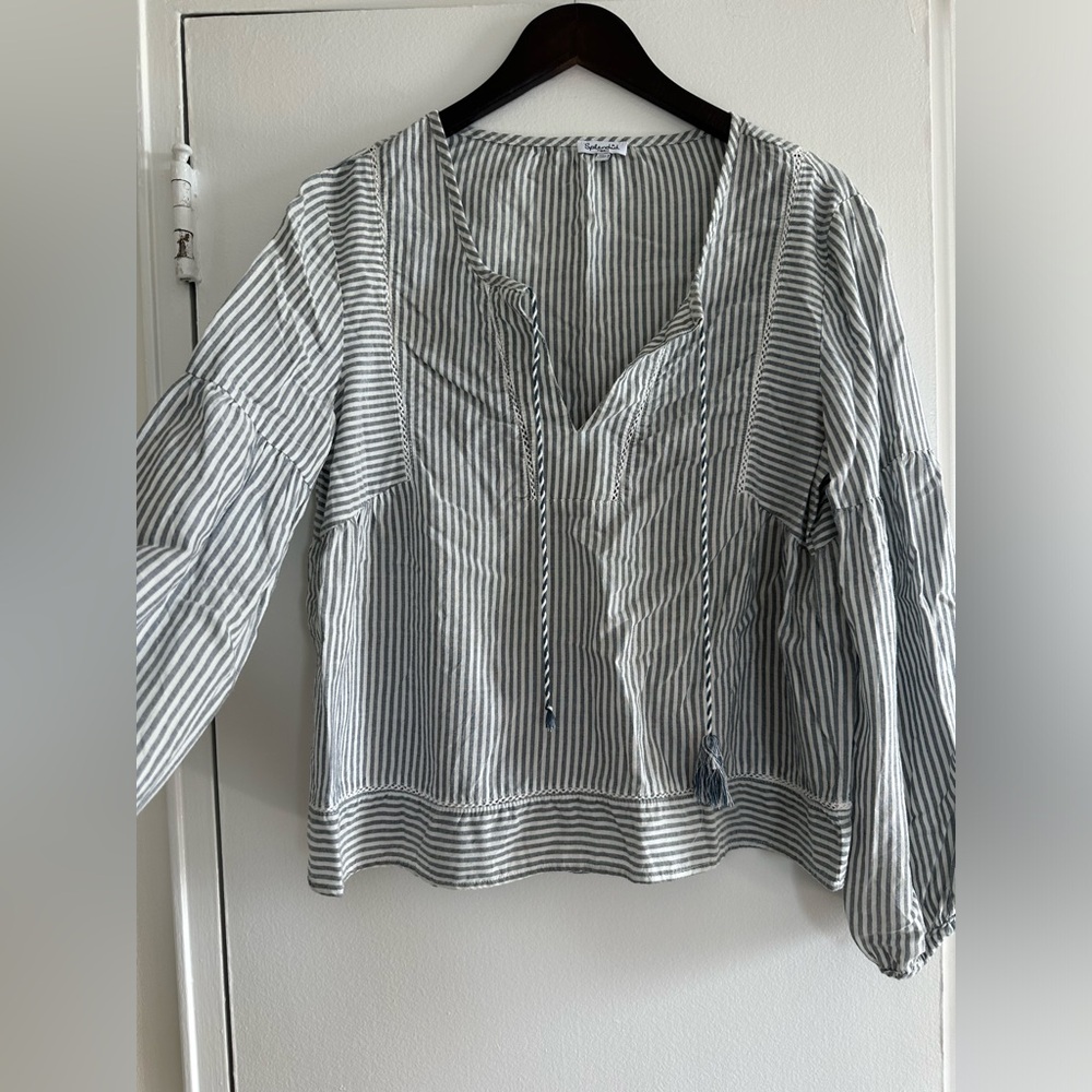 Splendid gray and whites striped Bohemian top